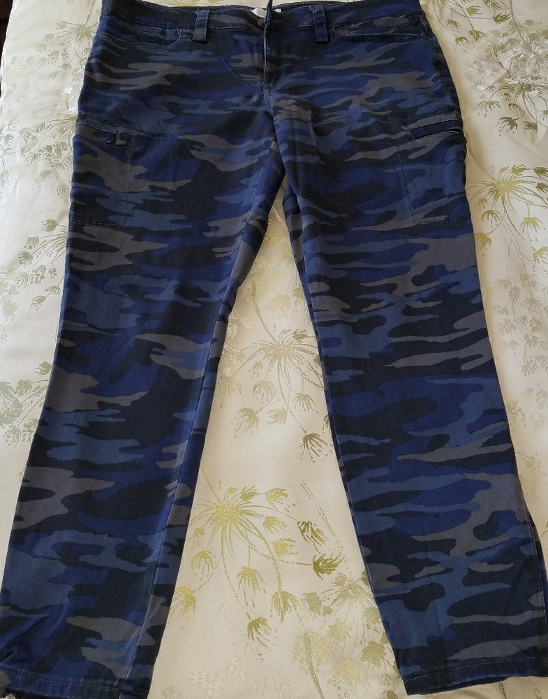 Express Camo Ankle Legging